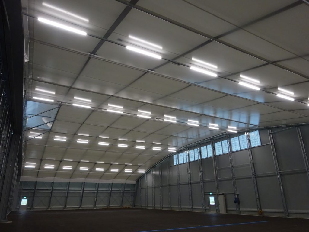 Letalski hangar za garažiranje