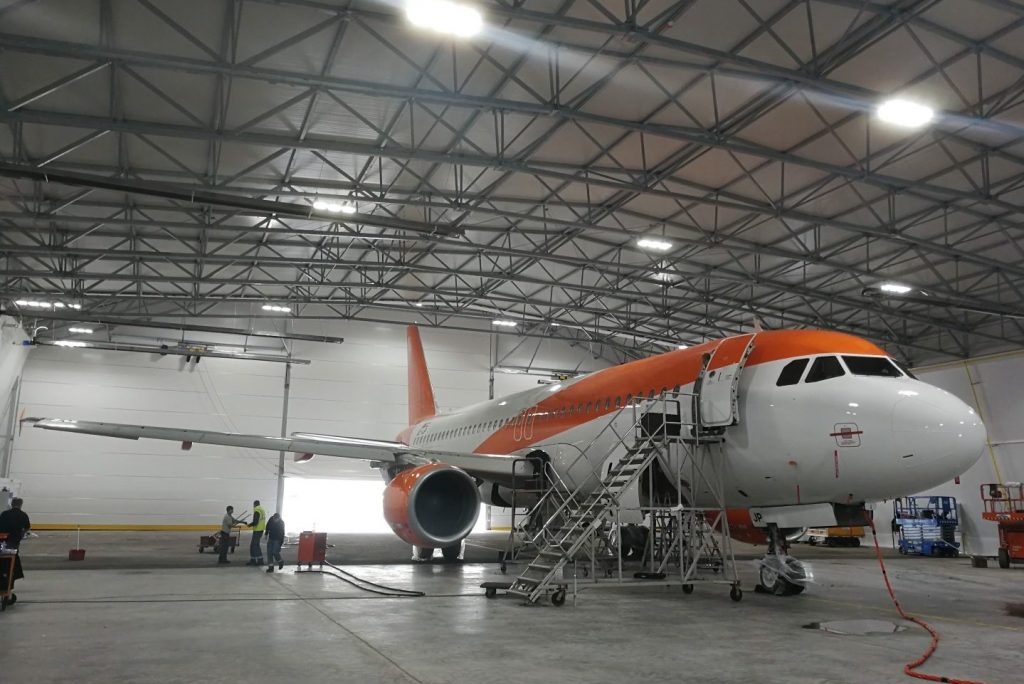 letalski hangar za servisiranje letal Adria Tehnika
