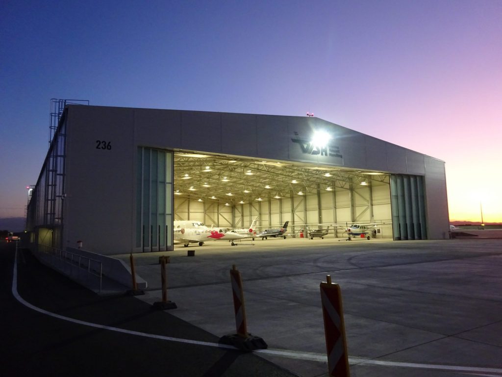 letalski hangar za garažiranje poslovnih letal