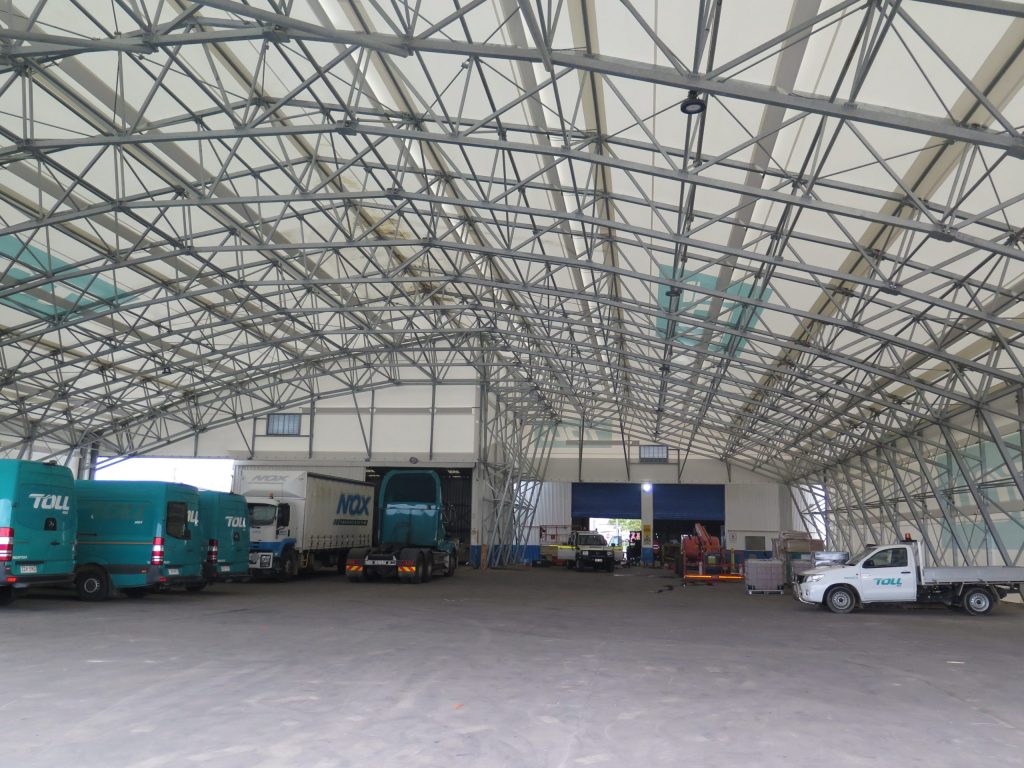 Prehodno skladišče za logistiko Toll