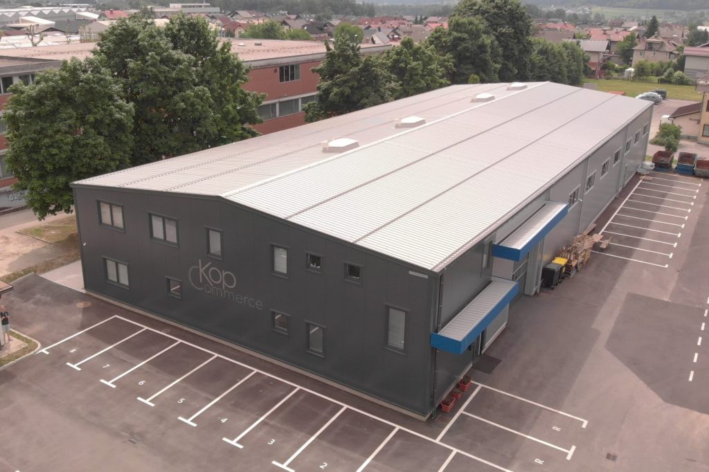Večnamenska hala za proizvodnjo in pisarne