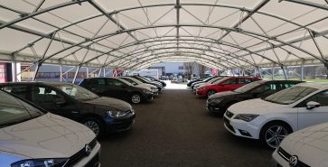 Parkplatzüberdachung Autohändler Auto Rau