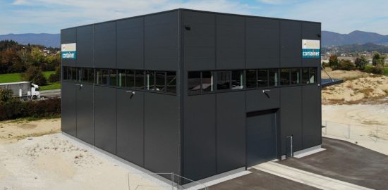 Produktionshalle für containers