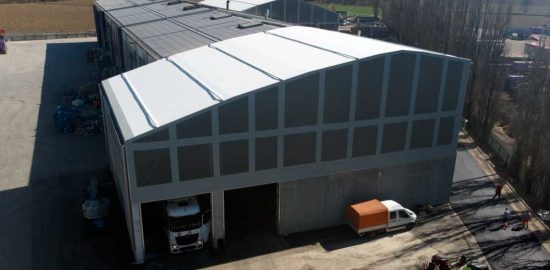 Šotorska hala za skladiščenje pri predelavi odpadkov