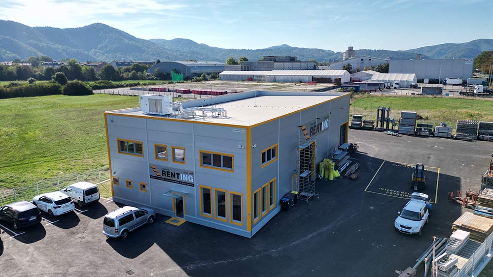 Gewerbe- und Servicehalle von Renting mit Büros, Werkstatt und Lager.